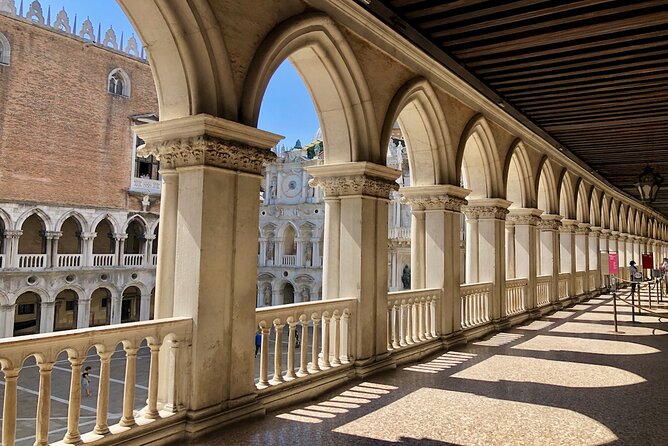 Private Family Tour of Saint Mark'S & Doge'S Palace With Scavenger Hunt - Booking Process