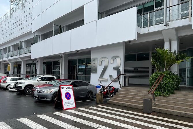 Private Transfer From Auckland Domestic Airport To Auckland City - Accessibility Considerations