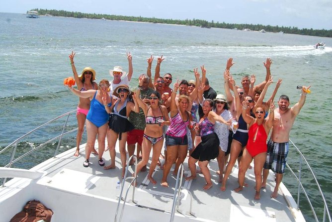 Punta Cana Booze Cruise With Snorkeling, Natural Pool & Open Bar - Tips for a Great Cruise