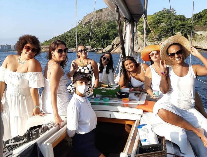 Rio De Janeiro: Boat Tour With Drinks and Swimming - What to Bring Along