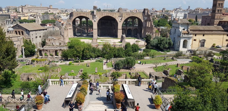 Rome: Colosseum and Ancient Rome Group Tour Experience - Discovering the Roman Forum