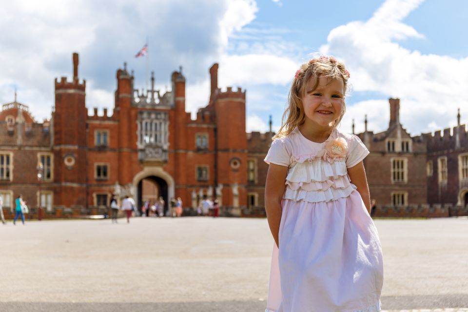 Skip-The-Line Hampton Court Palace From London by Car - Lunch Options Available