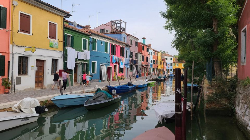 The Gems of the Lagoon. Torcello Burano Murano - Inclusions and Exclusions