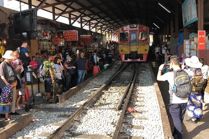 Train Market and Floating Market Half Day Tour - Reviews and Feedback