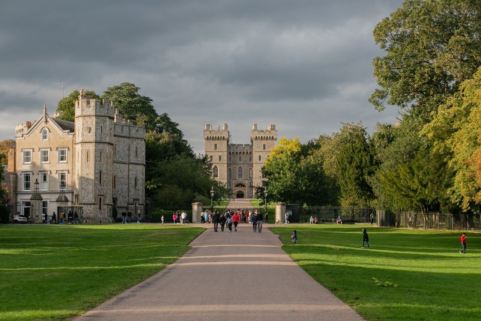 Windsor Castle Hampton Court Palace Private Tour With Ticket - Booking Information and Policies