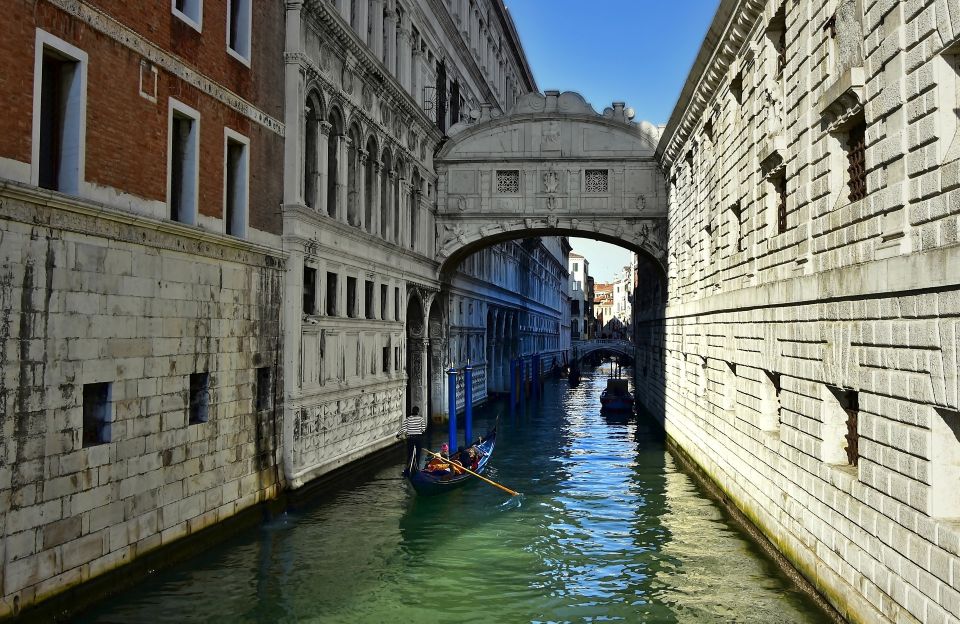 Venice: Doges Palace Guided Tour With Optional Gondola Ride - Frequently Asked Questions