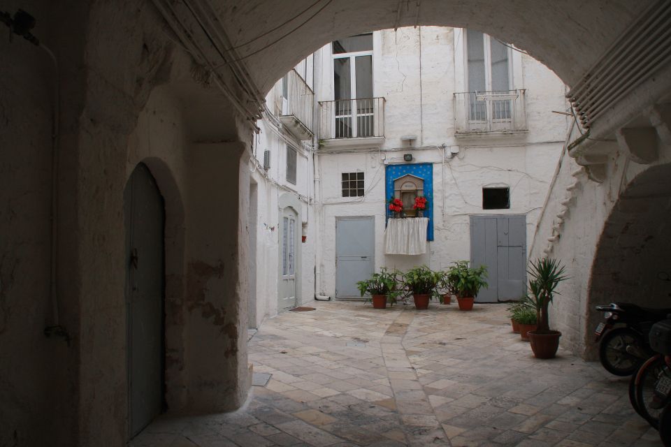 Bari: Guided Walking Tour - Key Points