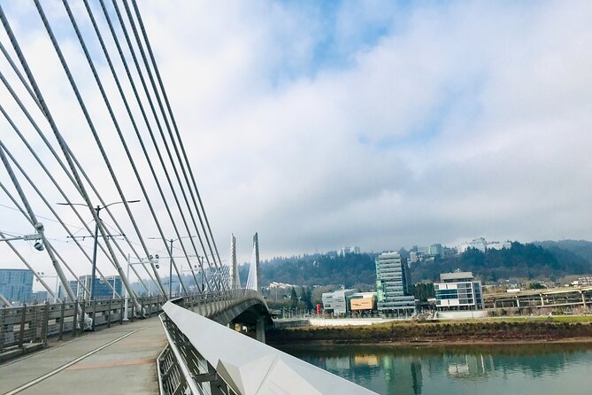 Bike Around Portland Oregon: Bridges, Neighborhoods, Poetry and Roses - Key Points