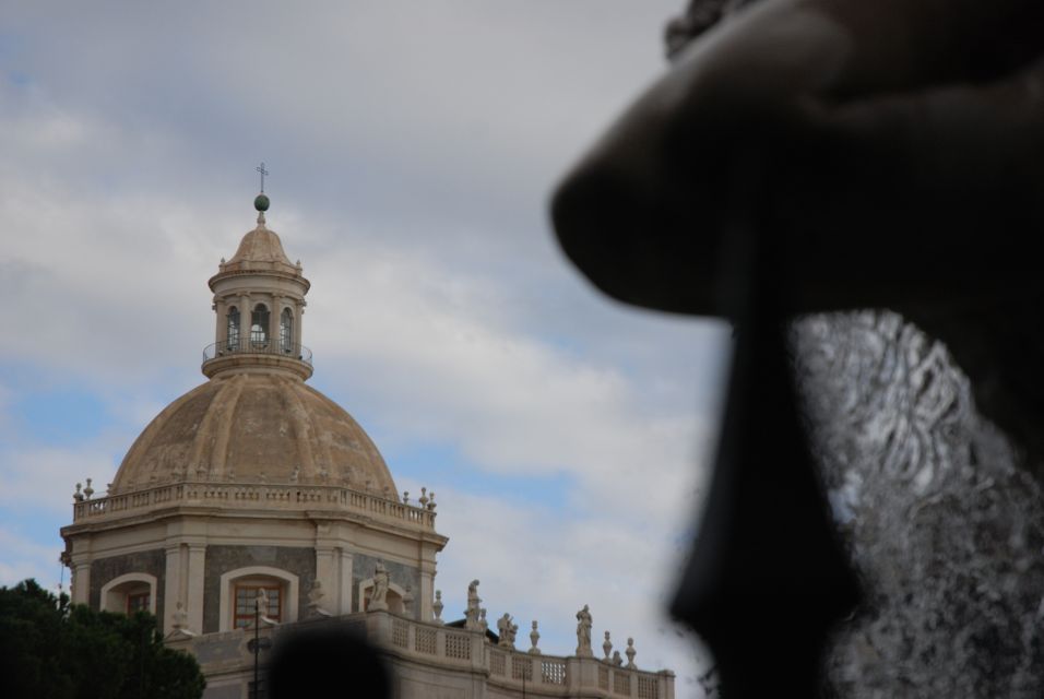 Catania: Nighttime Street Food Small Group Tour - Key Points