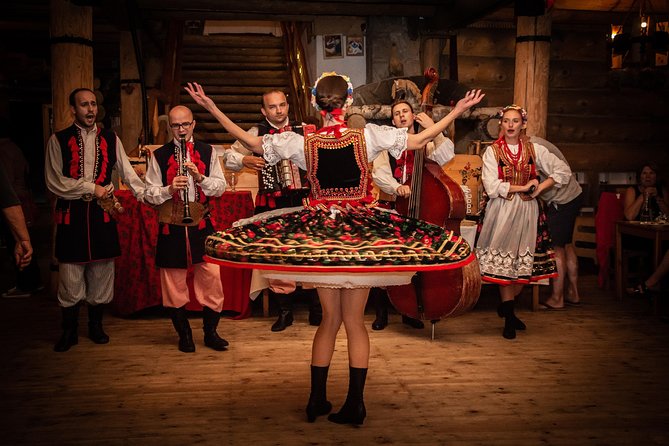 Cottage Style Evening With Folk Show and Traditional Feast From Krakow - Good To Know