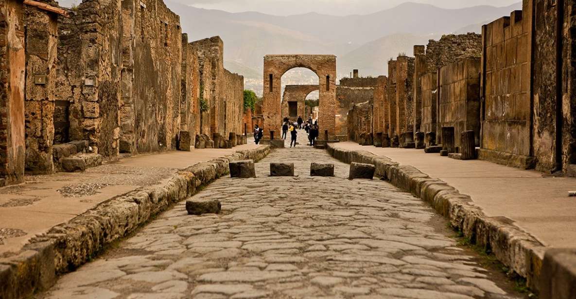 Excellent Pompeii Guided Tour With a Licensed Guide.. - Key Points