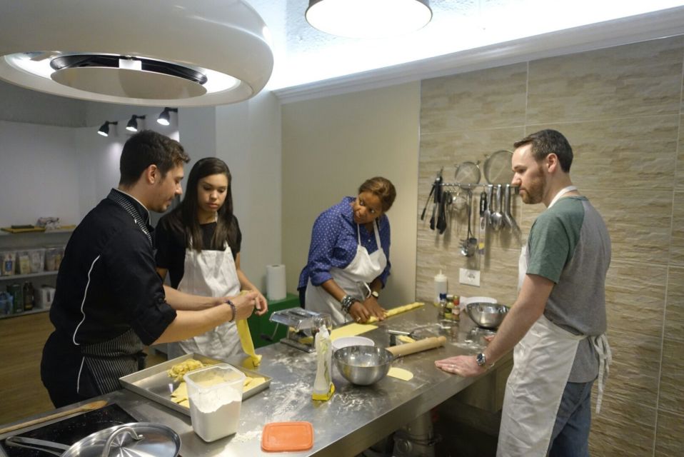 Florence: Pasta and Dessert Cooking Class With Drinks - Key Points