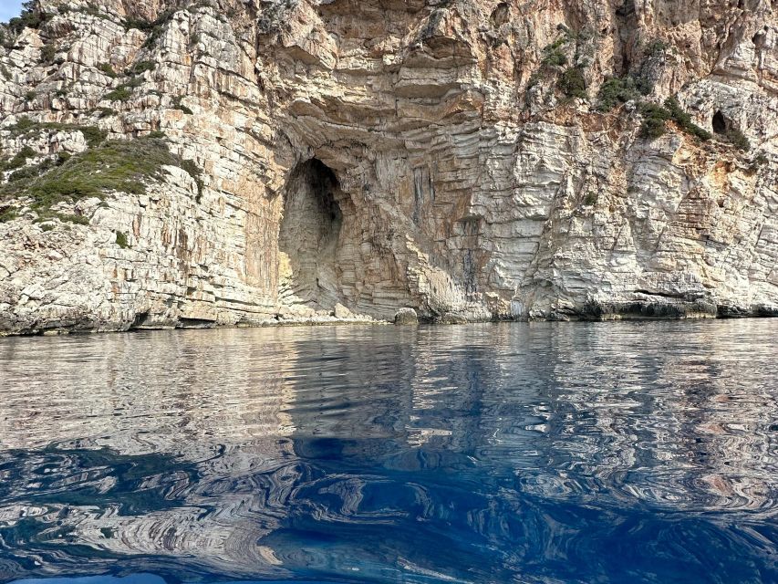 Hopping Tour to Dafina Bay & Ionian + Swim Haxhi Aliu Cave - Key Points