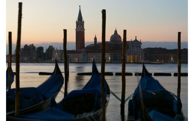 Venice: Early Morning Guided Tour to Escape the Crowds