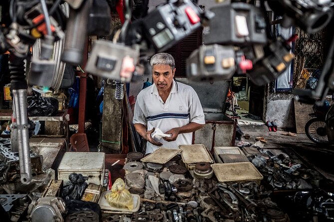 Into the Thieves Market Hanoi Photo Tour - Key Points