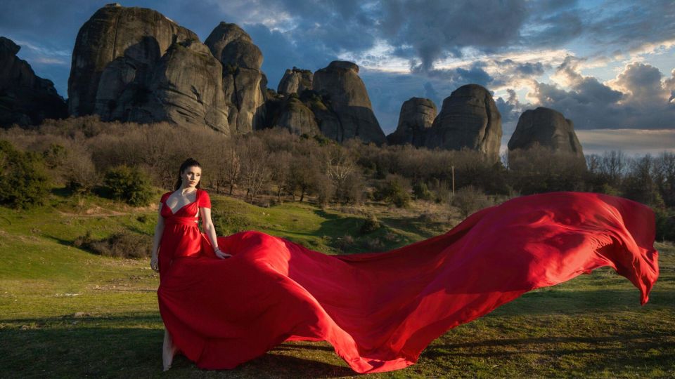 Kalabaka: Meteora Flying Dress Photoshoot - Key Points