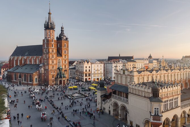 Krakow Old Town, Castle & Jewish Quarter Tour - Key Points