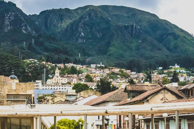 La Candelaria Private Tour Bogotá + Local Lunch + 2 Museums (6 Hrs.) - Included Features