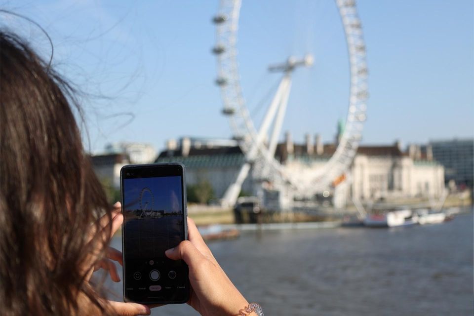 London: 2-Hour Photo Walk to Iconic Spots With Photographer - Key Points