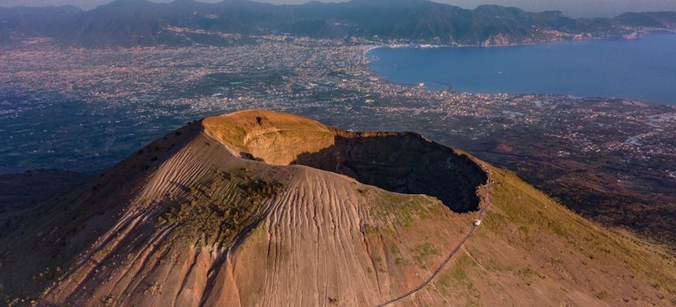 Naples: Round Trip + Entrance Ticket for the Vesuvio Park - Key Points