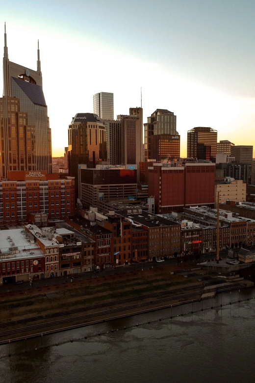 Nashville: A Ken Clever Mystery Outdoor Escape App Game - Key Points