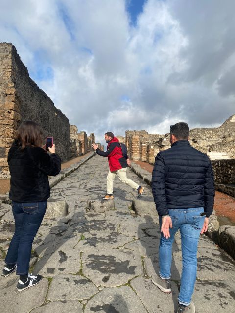 Pompeii: Tour in Neapolitan Language - Key Points