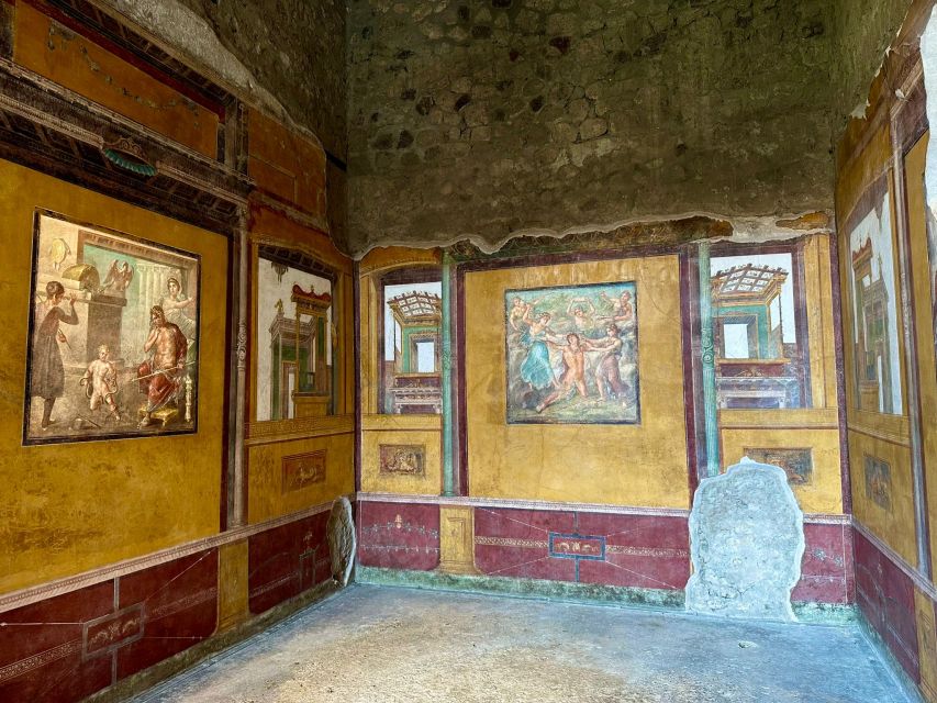 Pompeii: Walking Tour With an Archeological Guide - Key Points