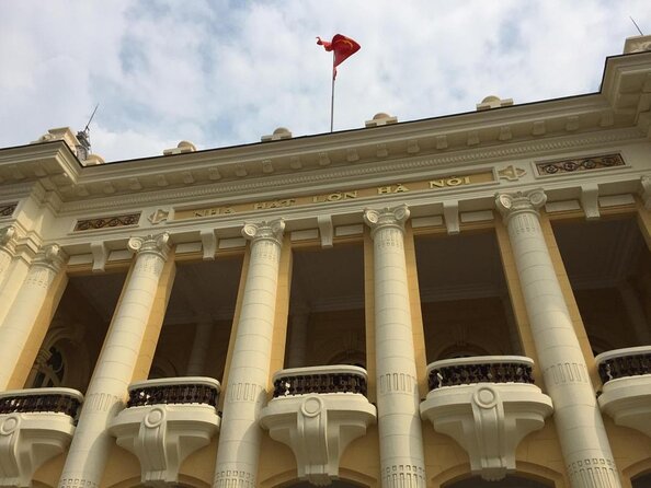 Private Sightseeing in Hanoi With Street Food Tasting - Key Points