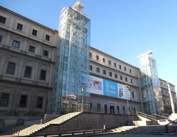 Private Visit to the Reina Sofía Museum With Entry and Guide - Key Points