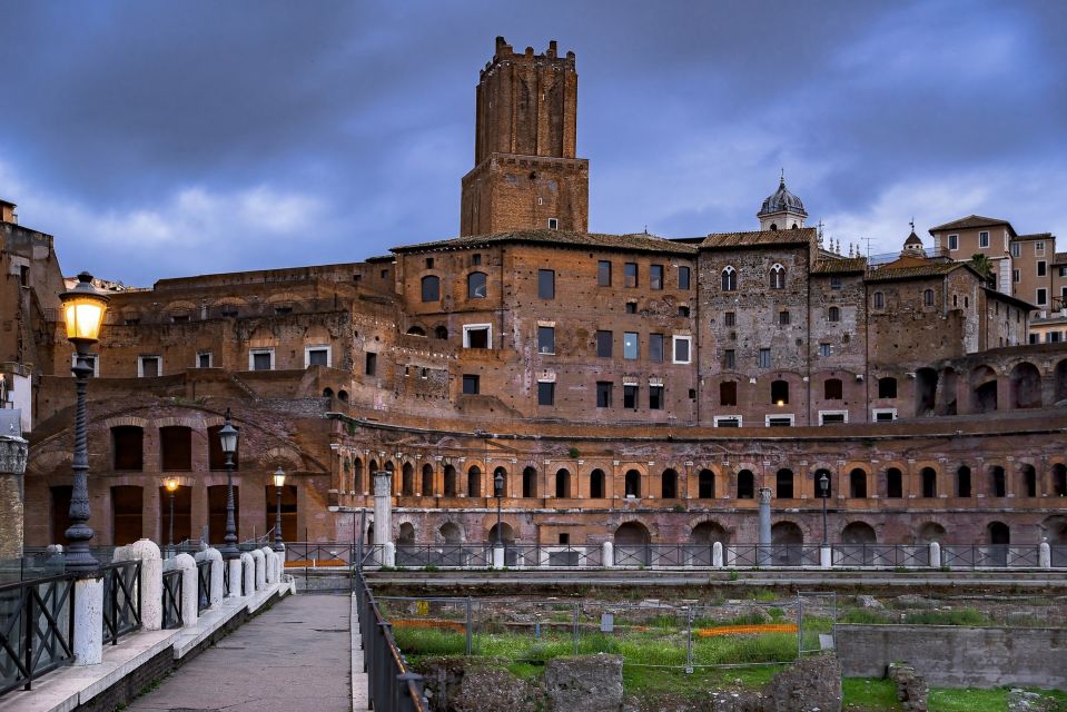 Rome: Secrets of the Colosseum and Roman Forum Guided Tour - Key Points