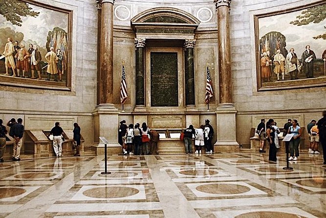 Skip-the-line National Archives Building Exclusive Guided Tour - Key Points