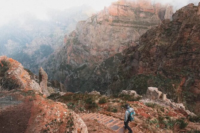 Sunrise and Self Guided Hike From Pico Do Arieiro to Pico Ruivo. - Activity Overview