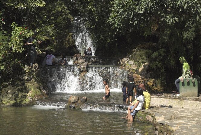 Tangkuban Parahu Volcano North Bandung Private Tour - Key Points