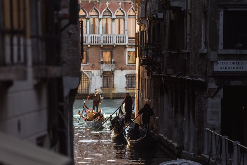 Venice: Gondola Serenade on the Grand Canal With Mask - Key Points