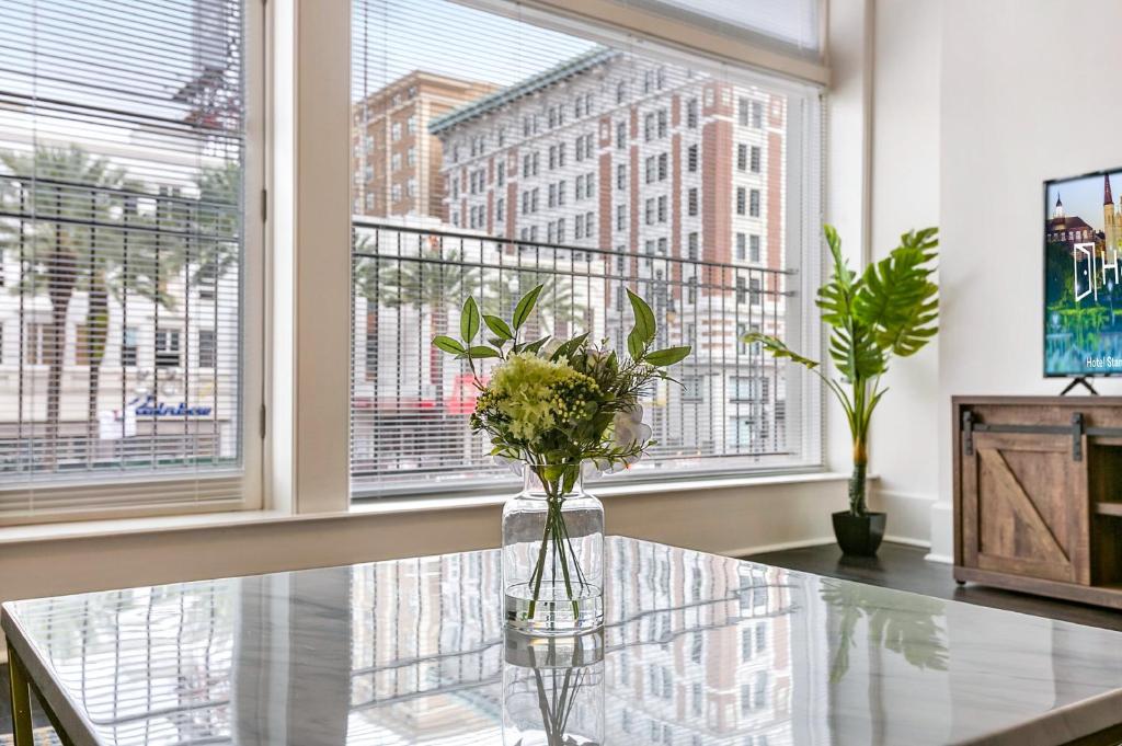 1 and 2 BR Private Condos Steps Away From French Quarter Review