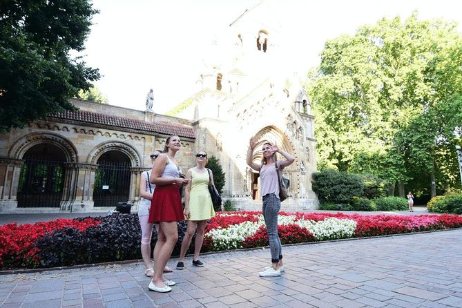 101 Things You Have to See in Budapest - Full Day Tour With Lunch & Dessert - Good To Know