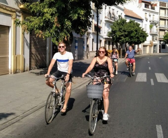 Córdoba: Private Bike Highlights Tour With Personal Guide - Price and Duration