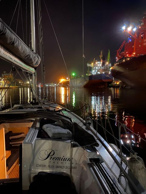 Gdansk: Scenic Evening Yacht Cruise With Prosecco - Customer Reviews