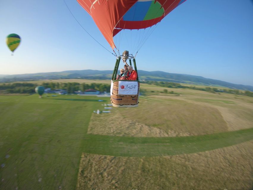 Kraków: Private Hot Air Balloon Flight With Champagne - Customer Ratings and Reviews