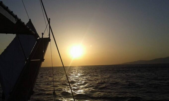 Mykonos: Sunset Boat Trip With Snacks and Drinks - Customer Ratings