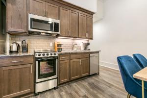 1 and 2 BR Private Condos Steps Away From French Quarter - Property Overview