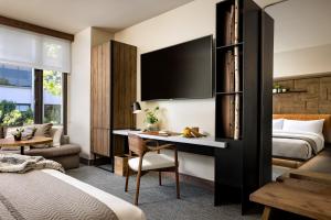 1 Hotel San Francisco - Hotel Overview and Location