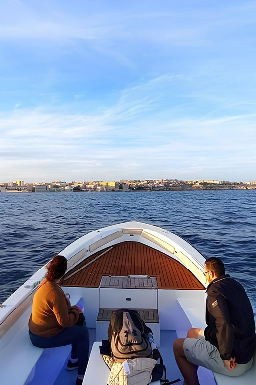 1 Hour Boat Ride – Sea Caves and Ortigia Island