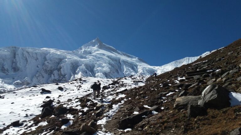 14 Days Manaslu Circuit Trek Larke La Pass