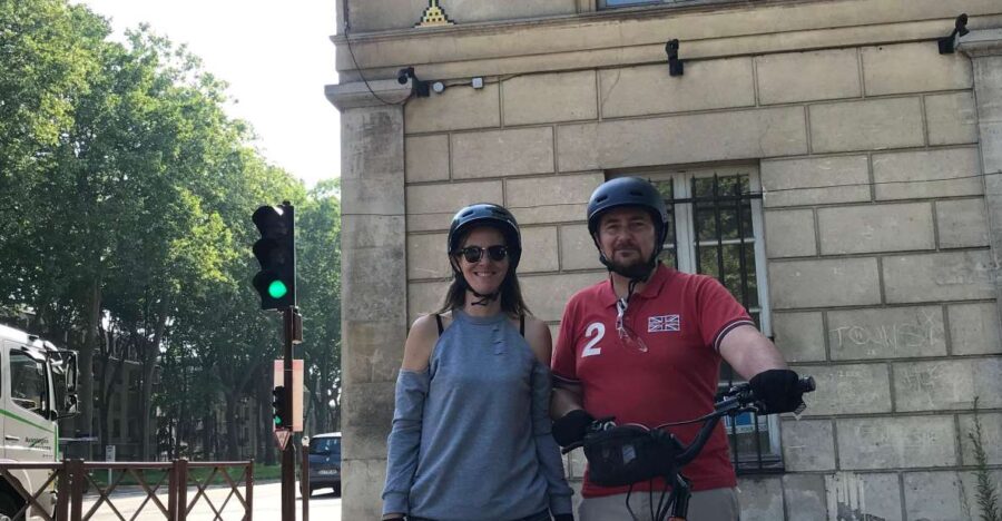2 Wheel Electric Tour Street Art in Versailles