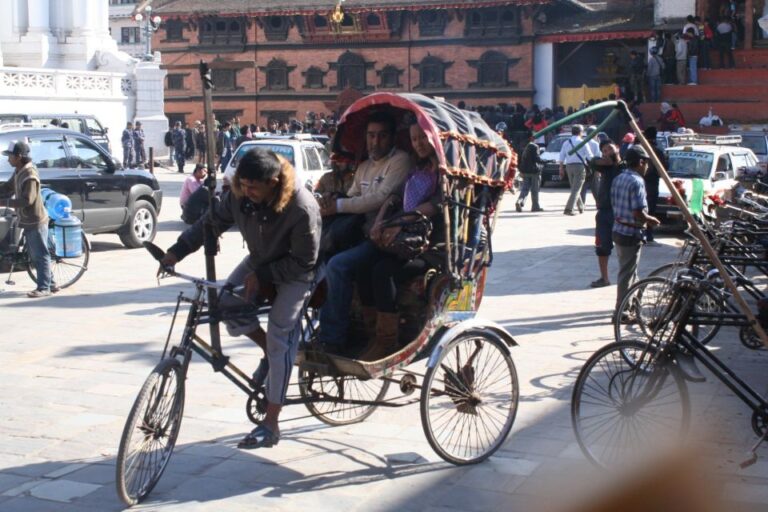 3-Hours Thamel Sightseeing Tour by Rickshaw in Kathmandu