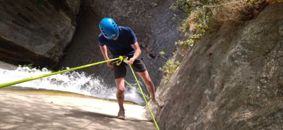 Adventure Cahorros, Monachil/ Climbing and Abseiling Granada