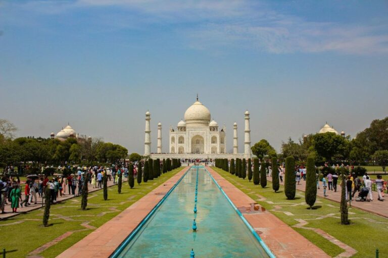 Agra: Private Taj Mahal, Agra Fort and Fatehpur Sikri Trip