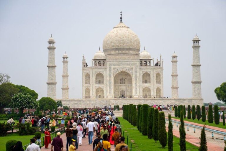 Agra: Sunrise Taj Mahal and Agra Fort Private Tour