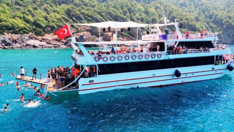 Alanya: Comfort Catamaran Cruise